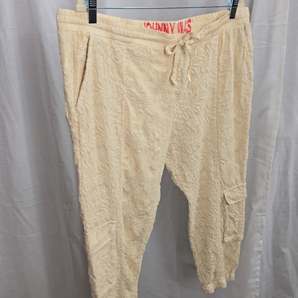 Johnny Was Cream Cargo Jogger Embossed Texture Pants - Picture 3 of 10